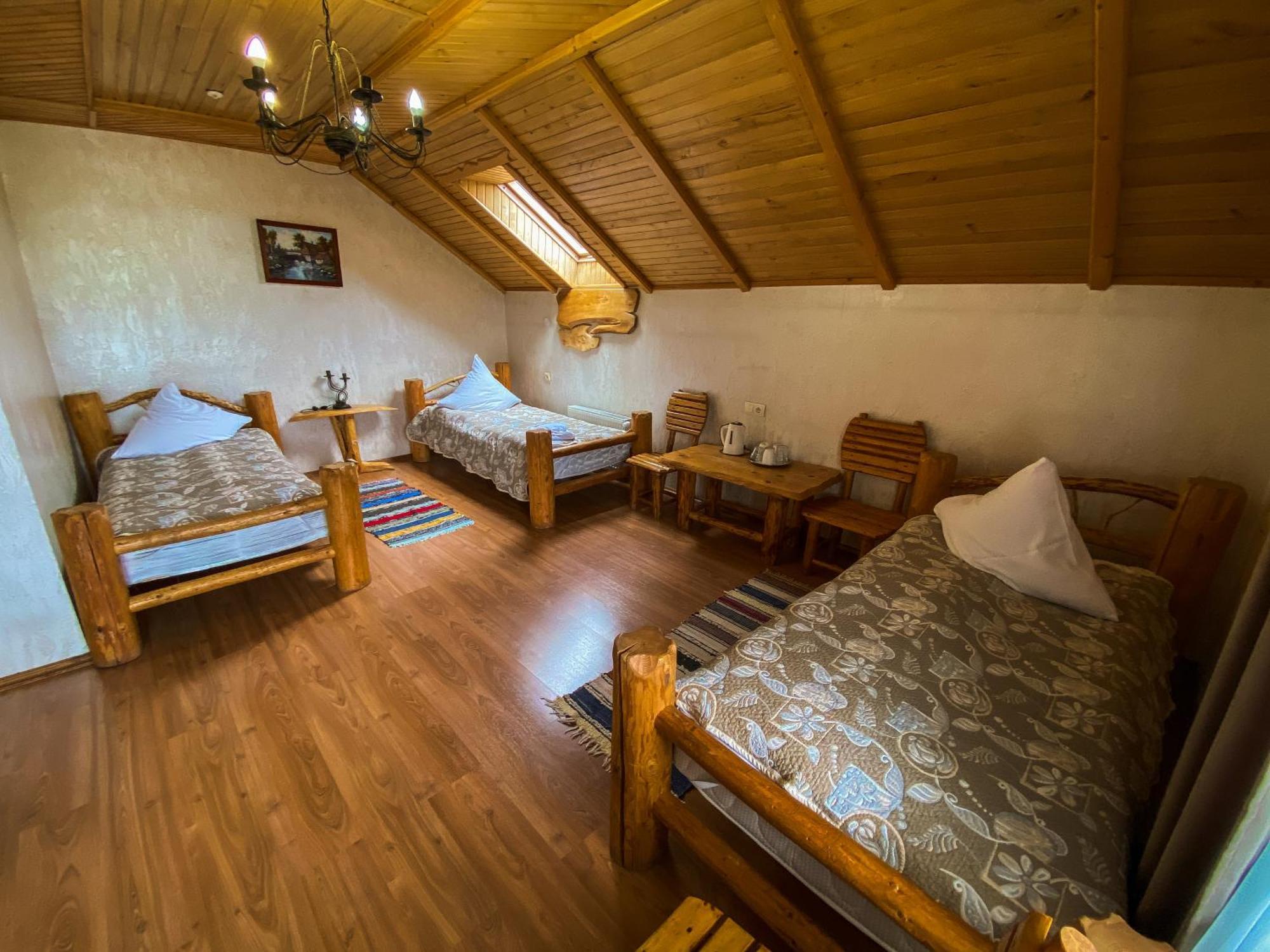 Pyate Koleso Otel Lazeshchyna Dış mekan fotoğraf