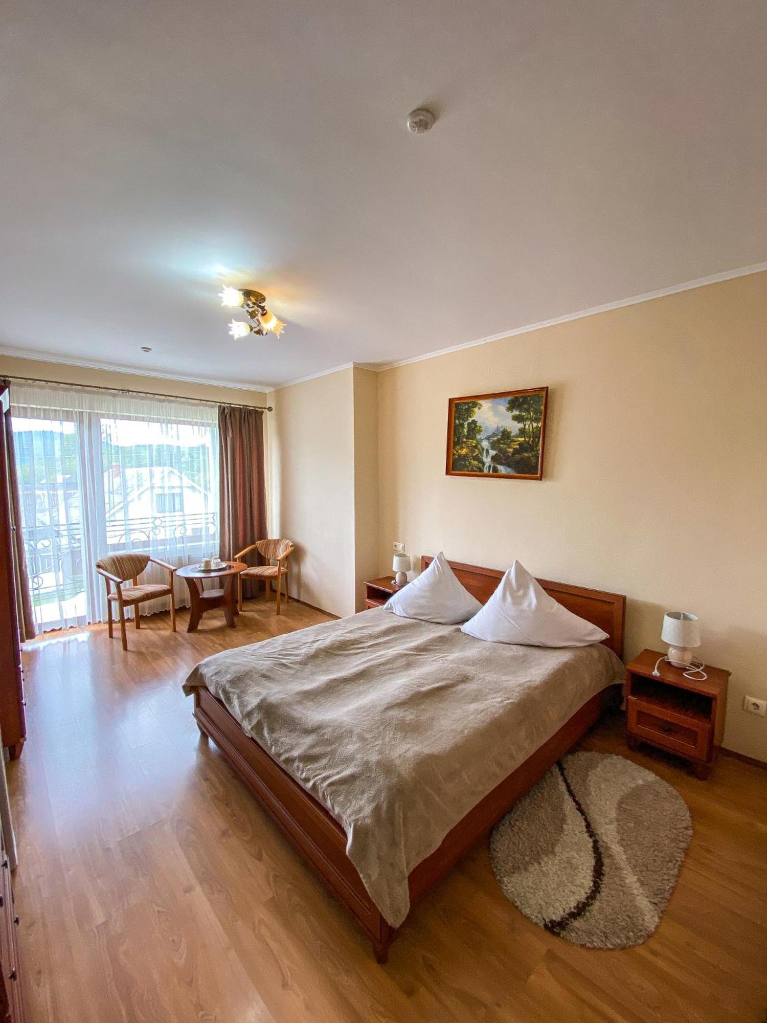 Pyate Koleso Otel Lazeshchyna Dış mekan fotoğraf
