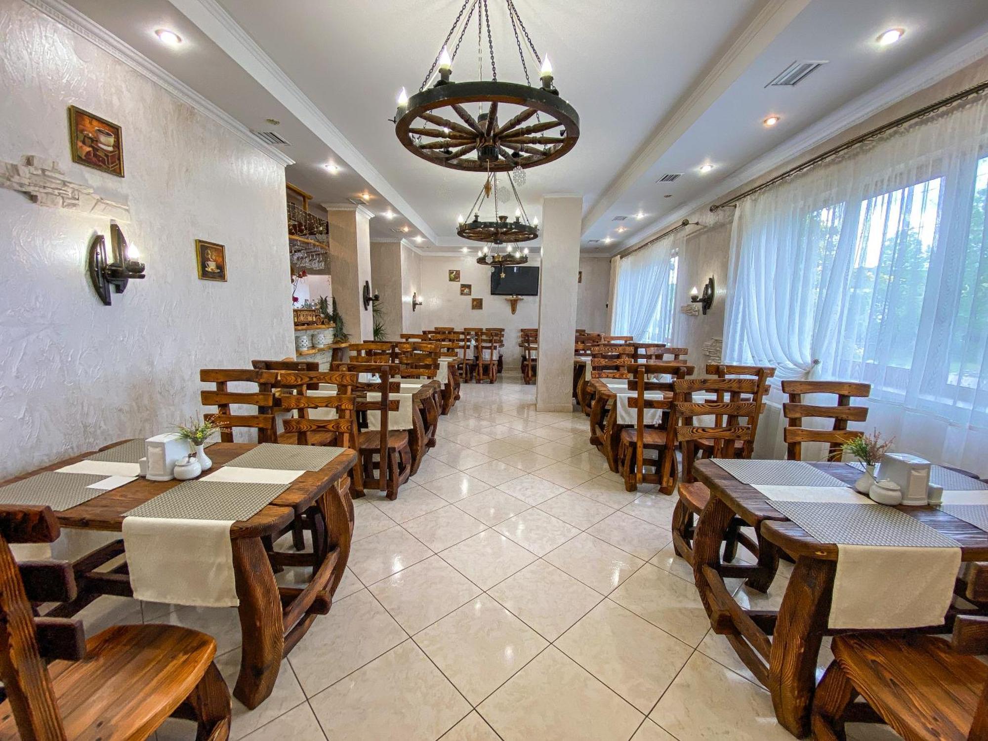 Pyate Koleso Otel Lazeshchyna Dış mekan fotoğraf